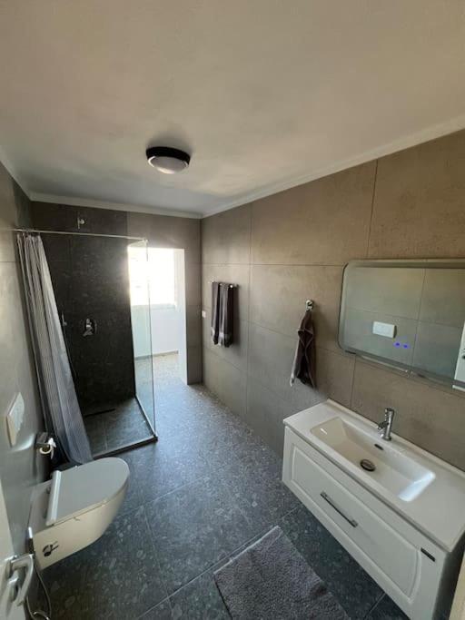 Modern Apt Near City Centre Shkoder Exterior photo