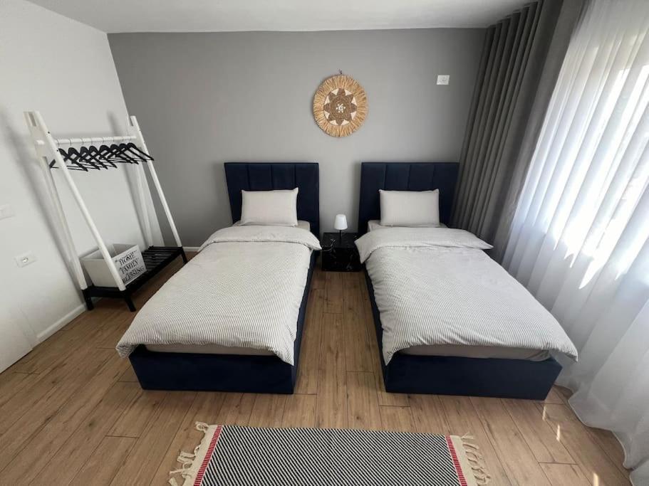 Modern Apt Near City Centre Shkoder Exterior photo